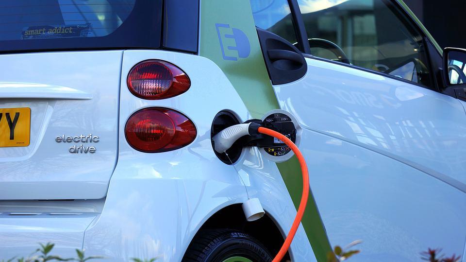 Farmacéuticas apenas migran a flota eléctrica