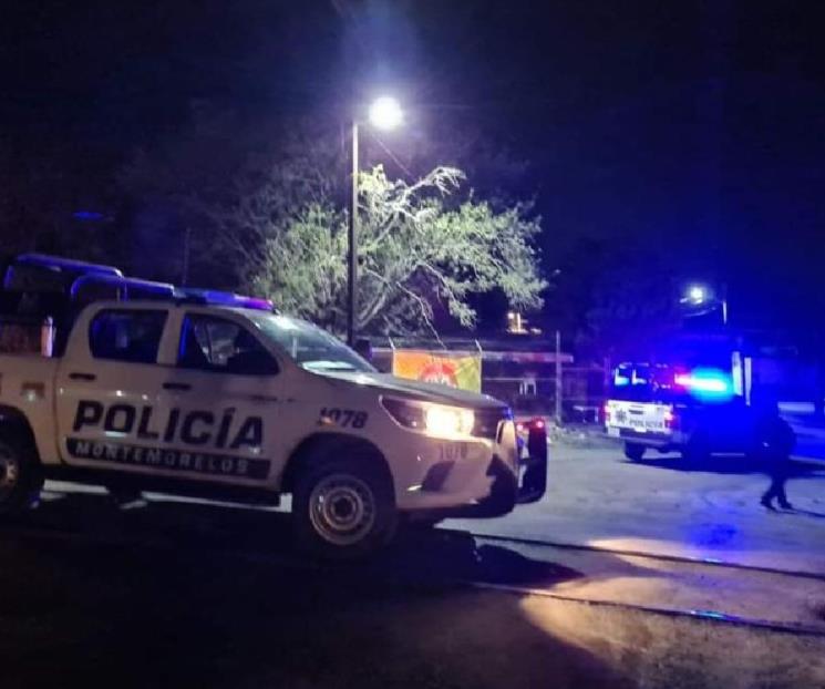 Llegan, tocan y balean a hombre en su casa