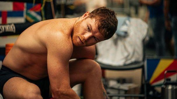 Podría Canelo pelear en Abu Dhabi en 2023