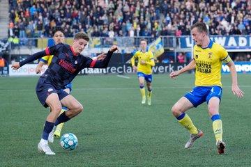 Golean al PSV de Erick Gutiérrez y ceden liderato al Ajax
