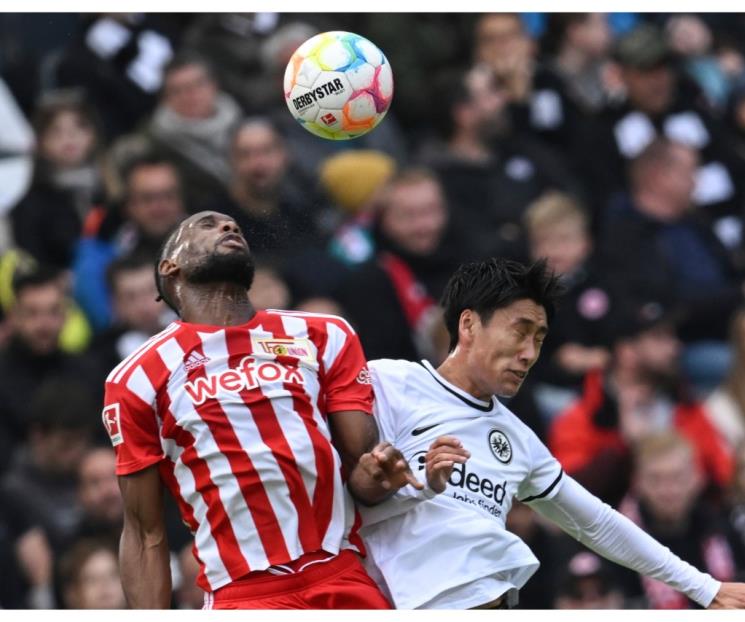 Cae Unión Berlin pero mantiene liderato en Alemania