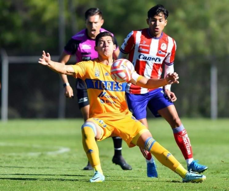 Brillan felinos Sub-20 y fracasan Rayados