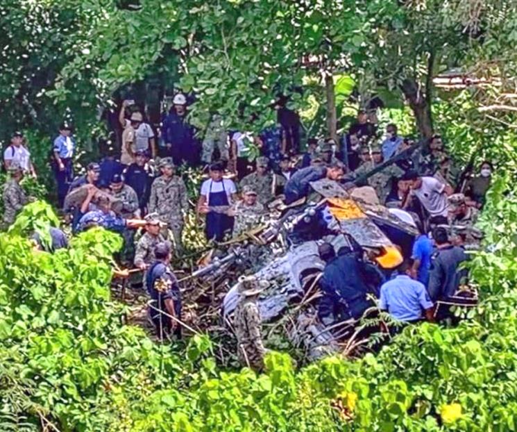 Se desploma helicóptero; mueren tres marinos