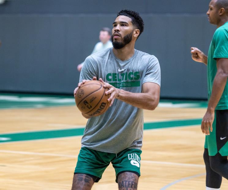 Se impone Boston a Charlotte en pretemporada de NBA