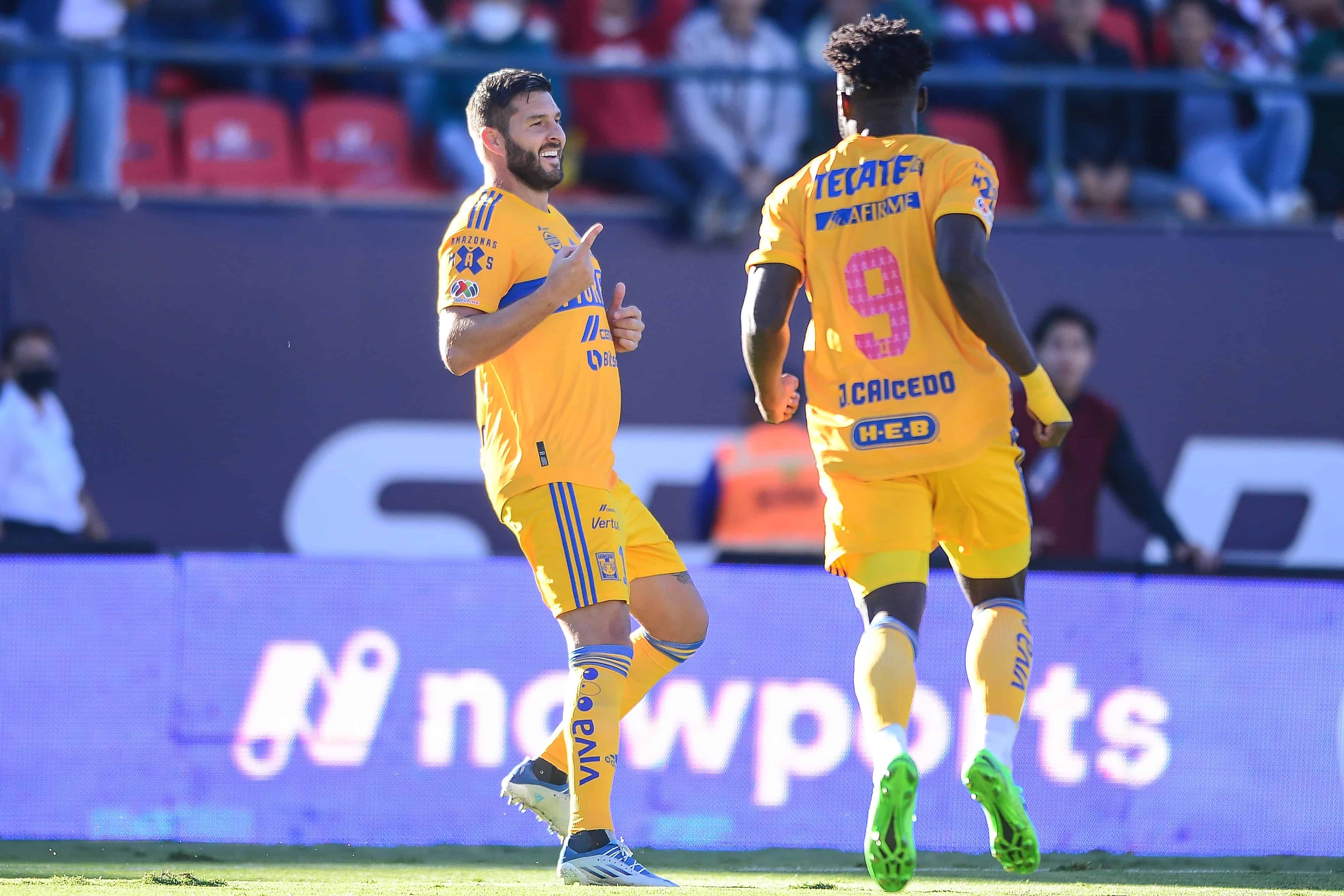 Gignac hace el 1-0