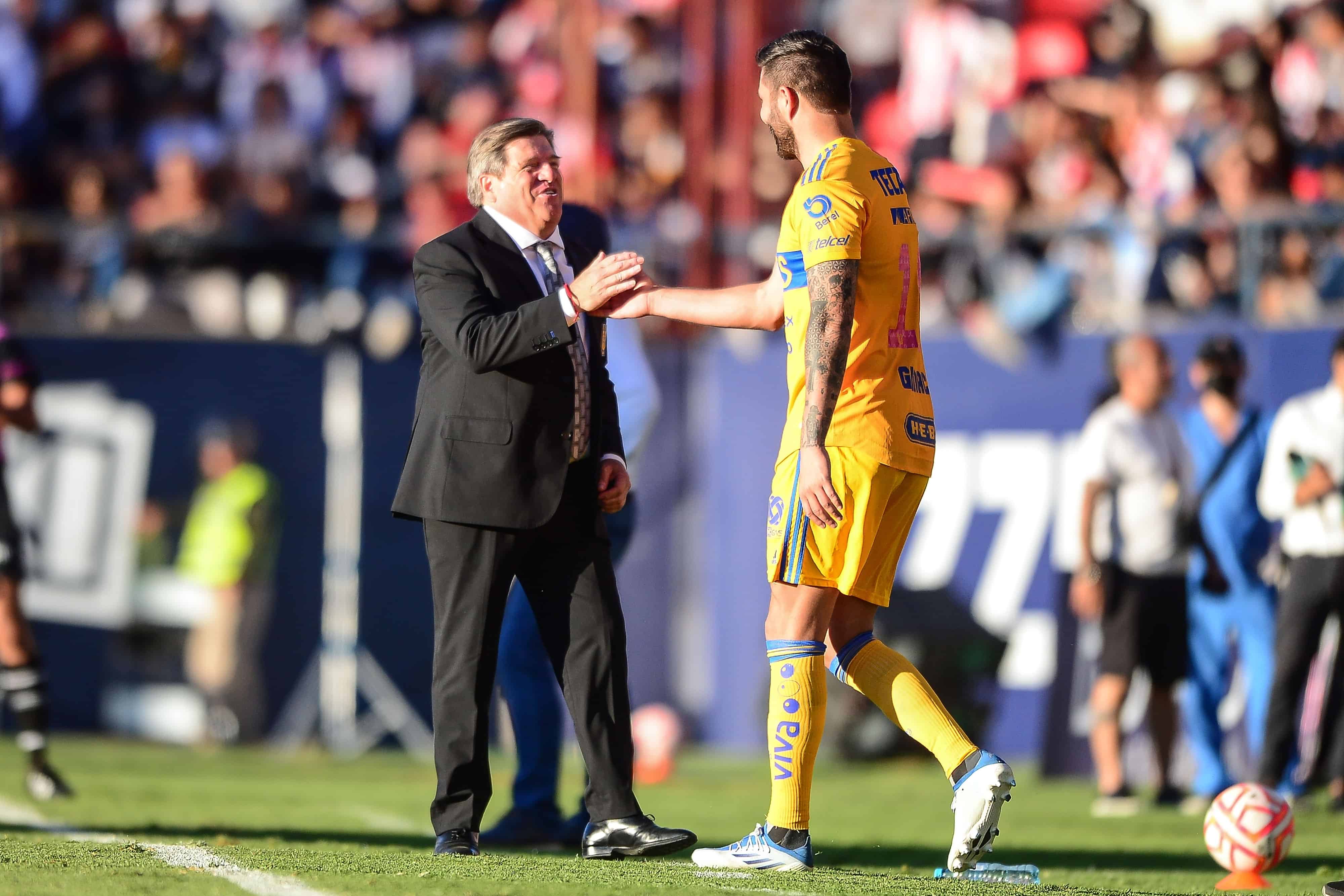 Termina el encuentro, los felinos cierran la temporada regular con victoria.