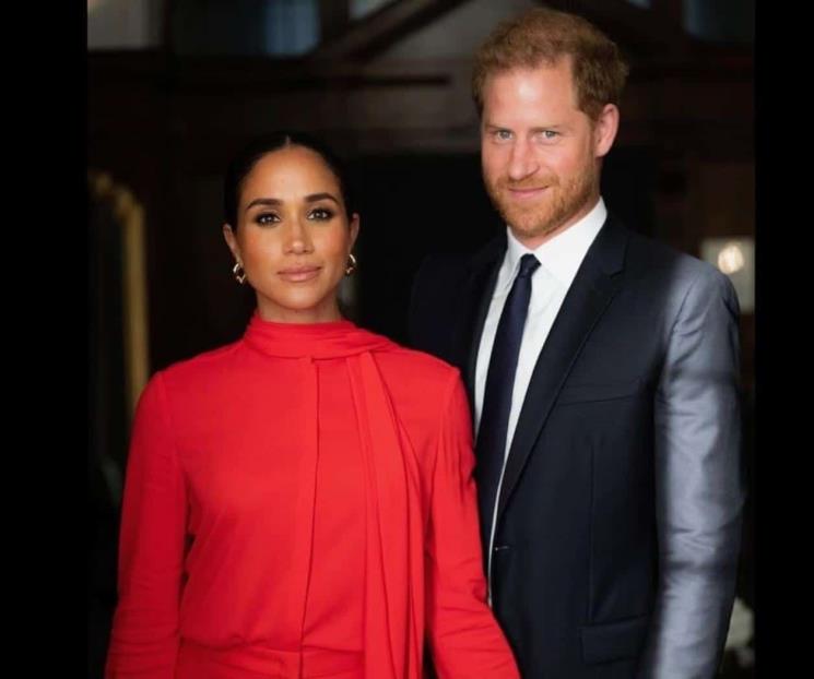 Harry y Meghan retan a la familia real publicando sus fotos Harry y Meghan retan a la familia real publicando sus fotos