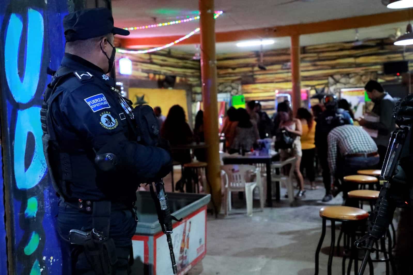 Para prevenir incidentes violentos y generar seguridad en la ciudadanía, el Gobierno de Escobedo llevó a cabo operativos en antros, cantinas, depósitos, billares y expendios de bebidas alcohólicas