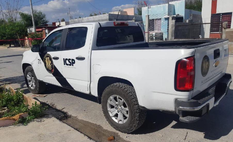 Acribillan a tres jóvenes frente a domicilio