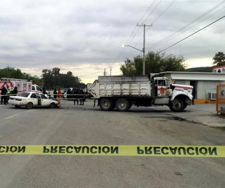 Deja choque un muerto y dos lesionados