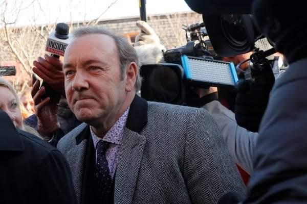 Va Spacey a juicio