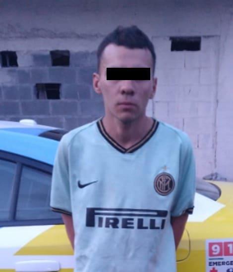 Cae con auto robado
