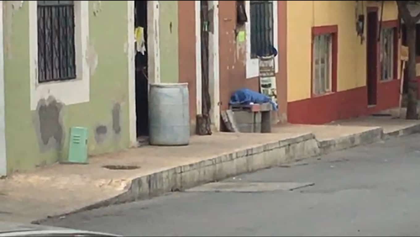 Reportan el hallazgo de una persona sin vida, frente a las instalaciones de los Autobuses Azules y Amarillos, en General Terán