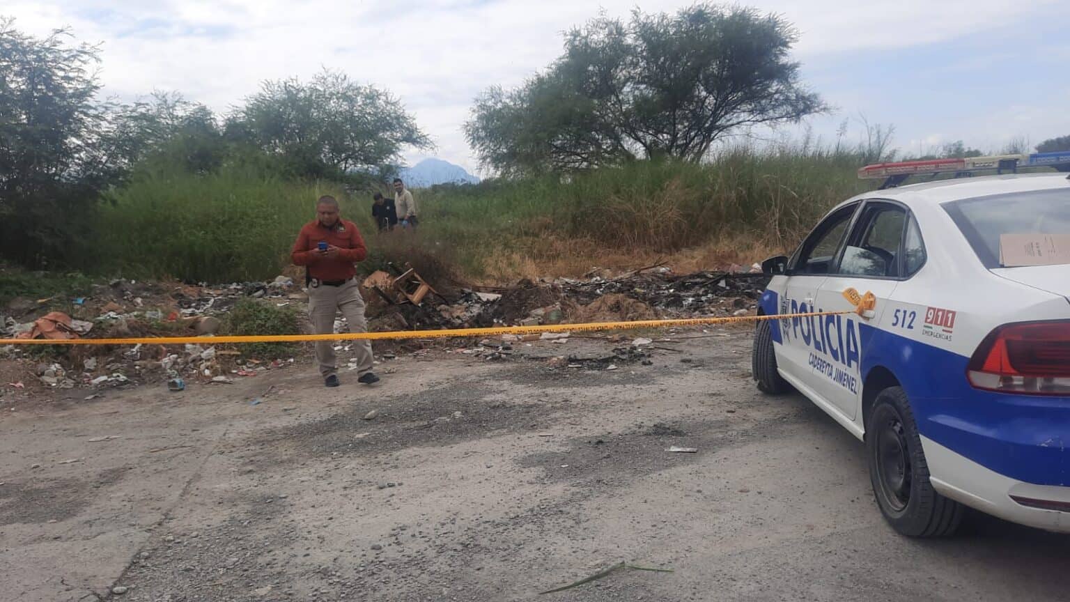 Una mujer que era víctima de violencia familiar, fue encontrada sin vida atada del cuello con una cadena de perro, en el municipio de Cadereyta