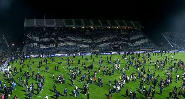Muere hombre en partido de futbol argentino