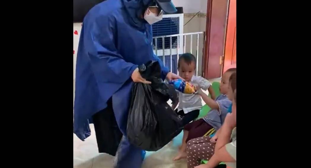 Curiosa práctica para enseñar a niños