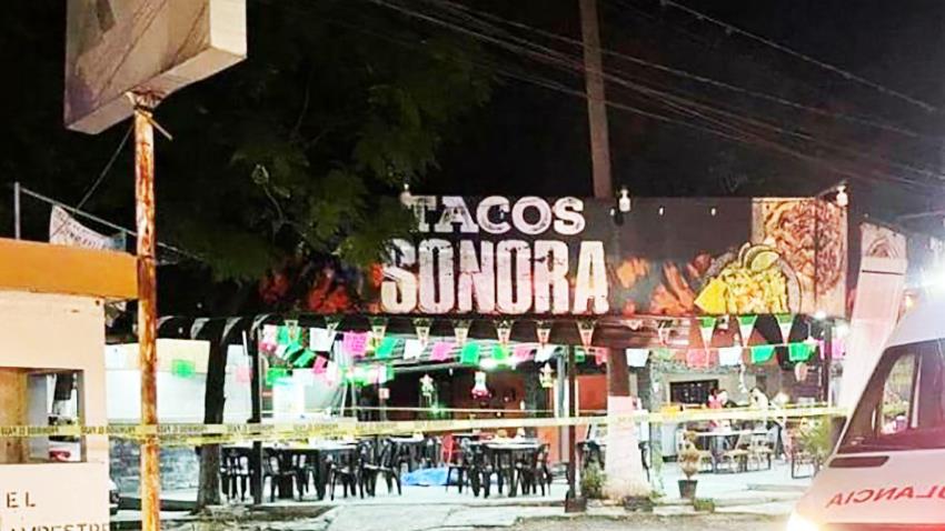 Cena en restaurante; lo ejecutan