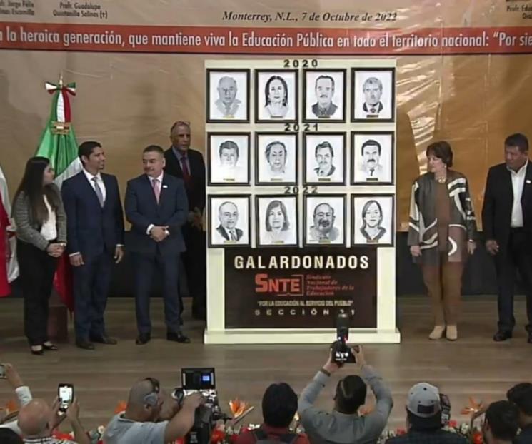 Reconoce Sección 21 a maestros destacados