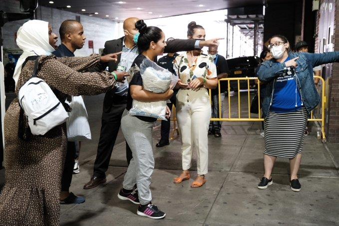Declara NYC estado de emergencia por migrantes