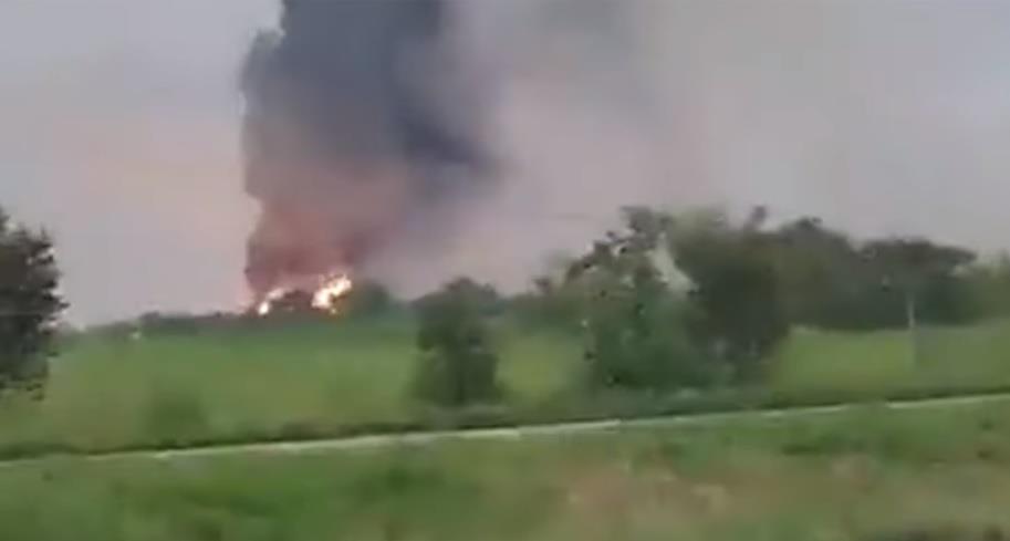 Explosión en ducto de Pemex deja un muerto