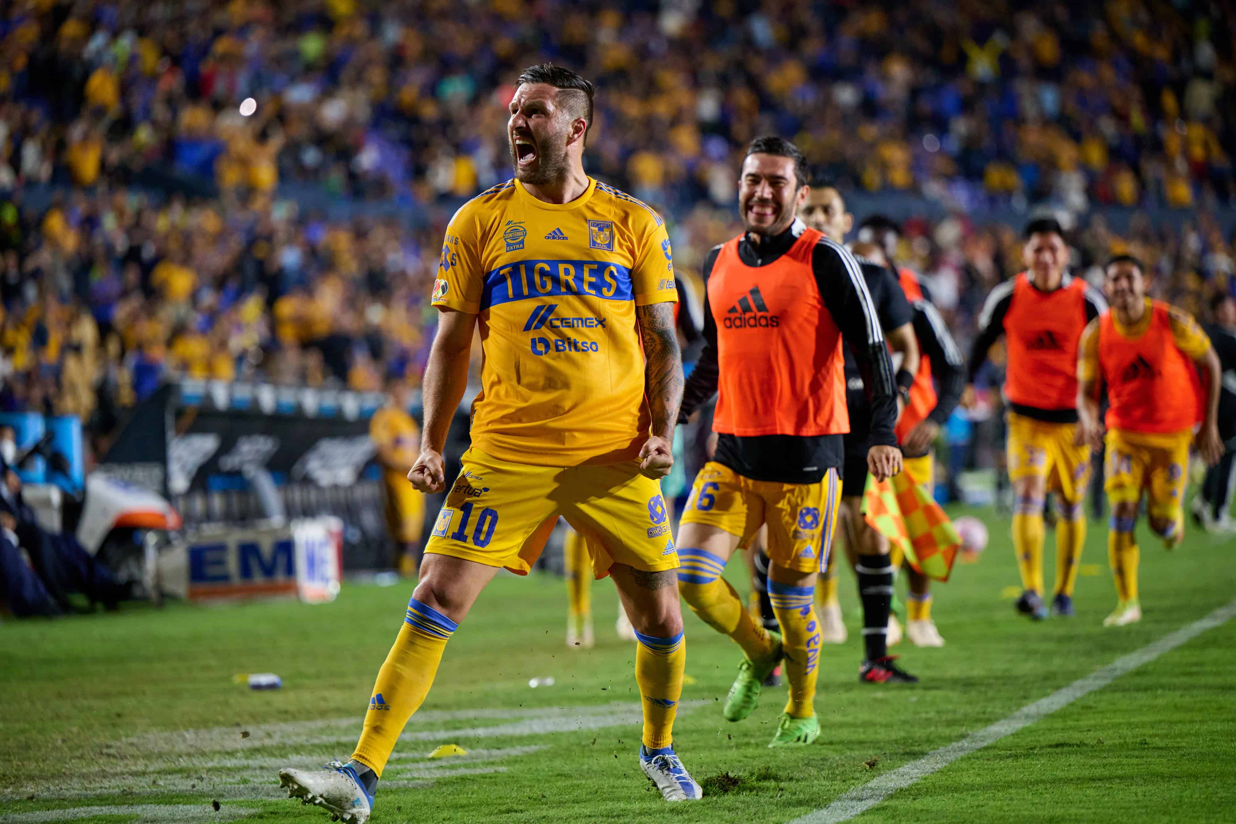 André Pierre Gignac hace el 1-0.
