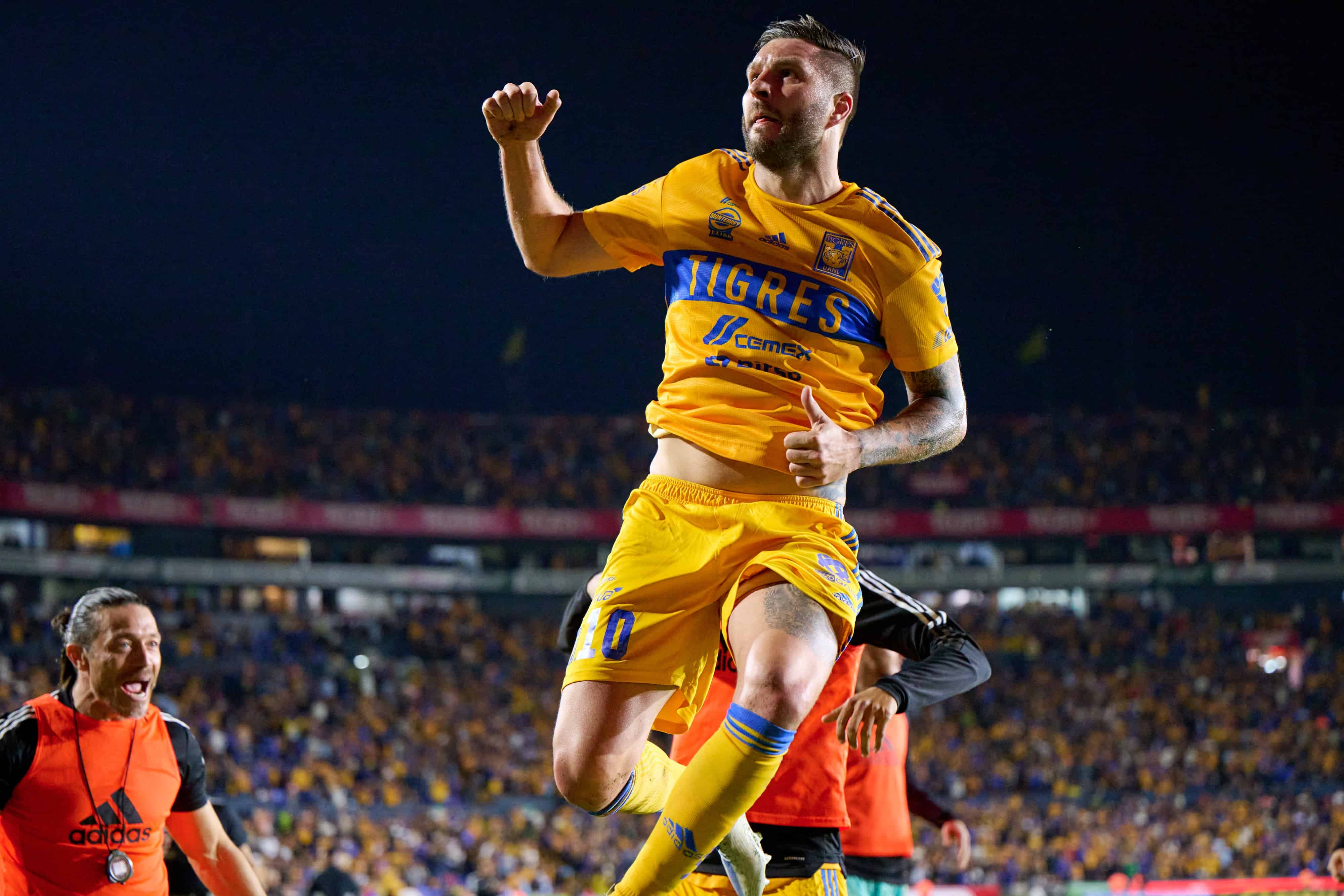 Gignac hace el 2-0.