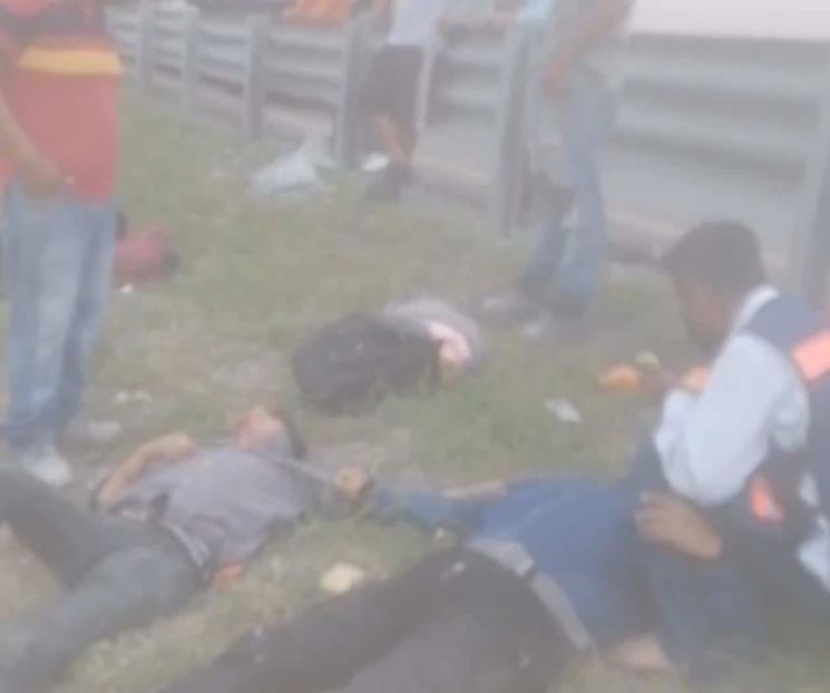Se impacta camión contra camioneta, hay siete lesionados