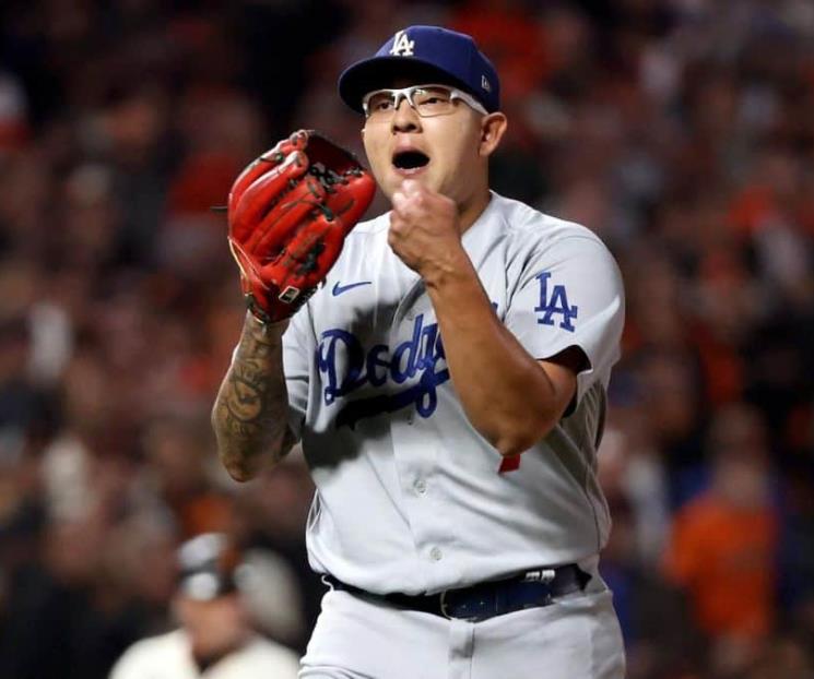 Abrirá Urías playoffs para Dodgers