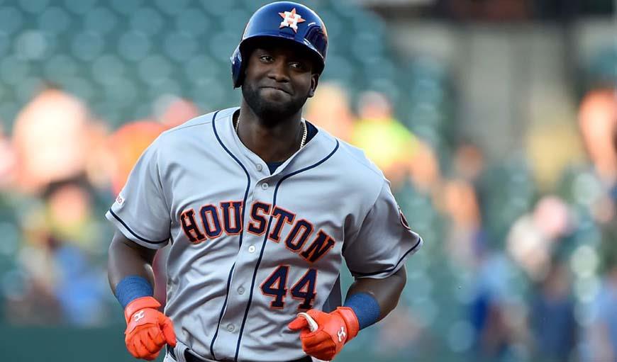 Remontan Astros y ganan el primero