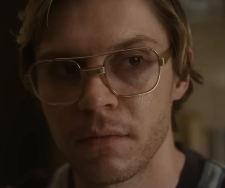 Coordinadora de producción denuncia racismo en set de Dahmer