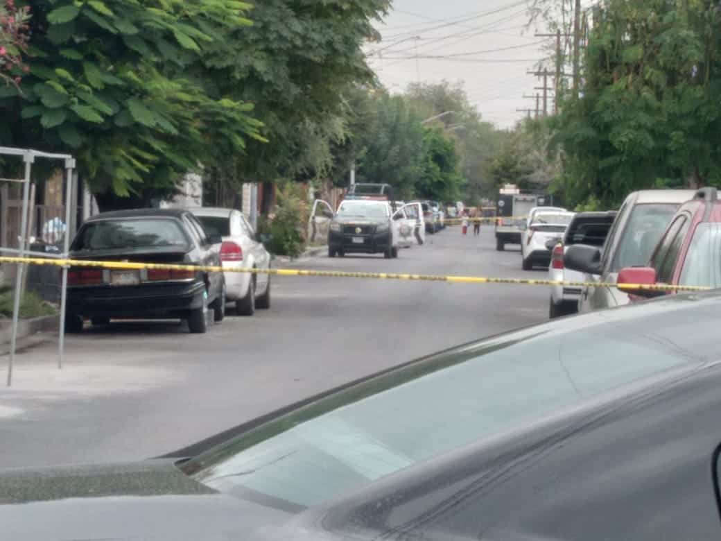 Un hombre joven que aparentemente distribuía drogas, fue ejecutado de cuatro balazos