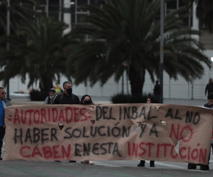 Trabajadores del INBAL cierran Reforma