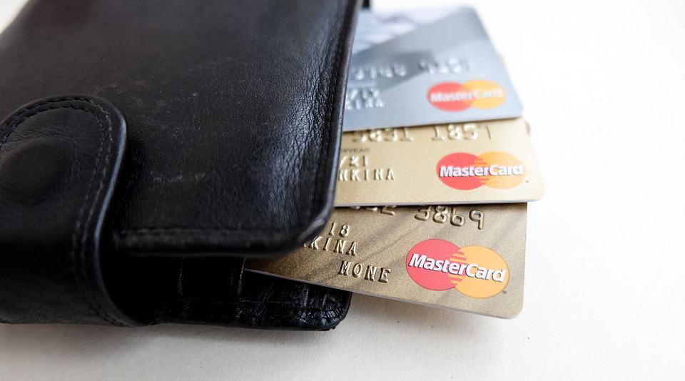 Tasas altas no afectarán colocación de tarjetas de crédito