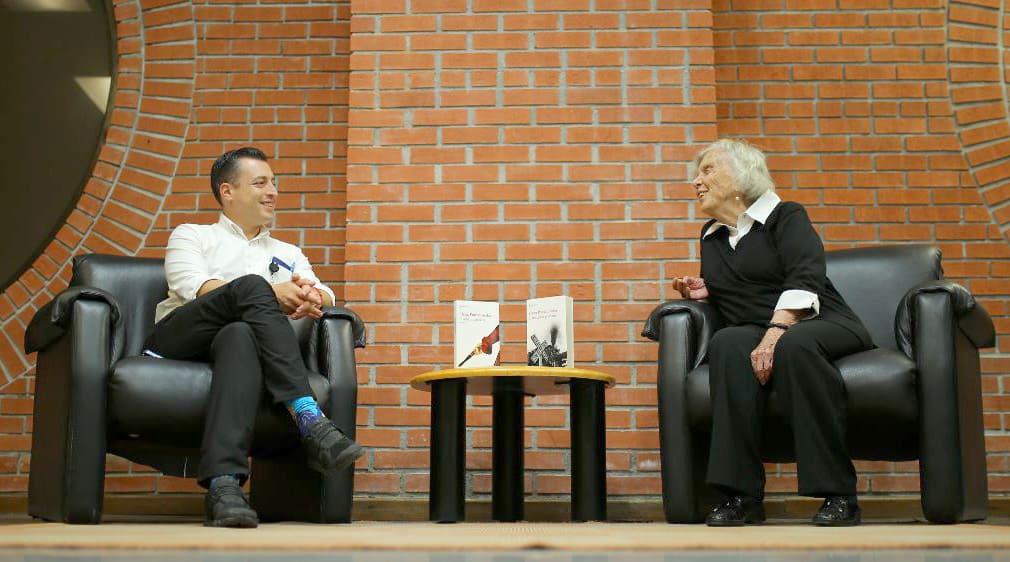 Rinden homenaje a Elena Poniatowska