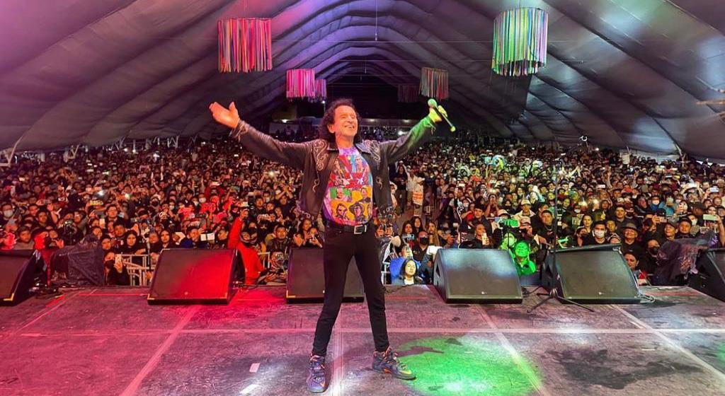 Alex Lora: 54 años de rocanrolear