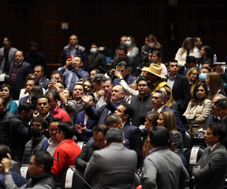 Negocia Morena reforma electoral