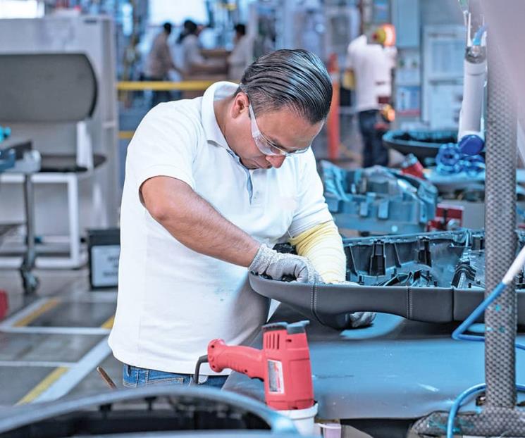 Se recupera empleo manufacturero en agosto