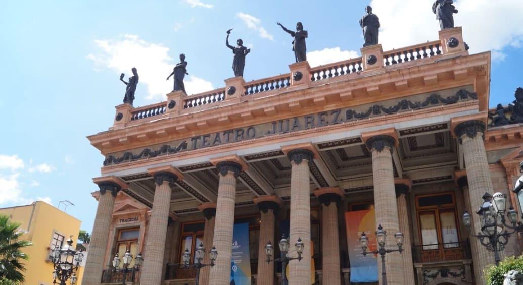 Arranca Cervantino 50 años con reconocimientos a periodistas