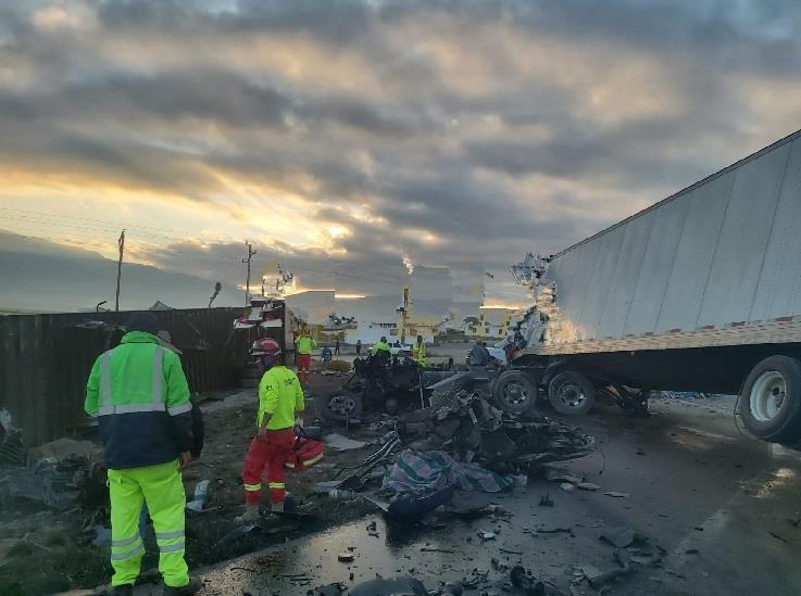Deja choque de tráileres un muerto