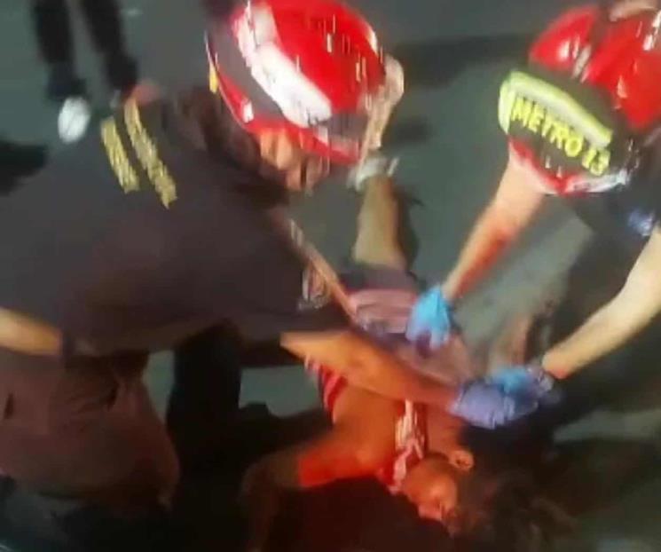Atropella conductor a mujer, se da a la fuga