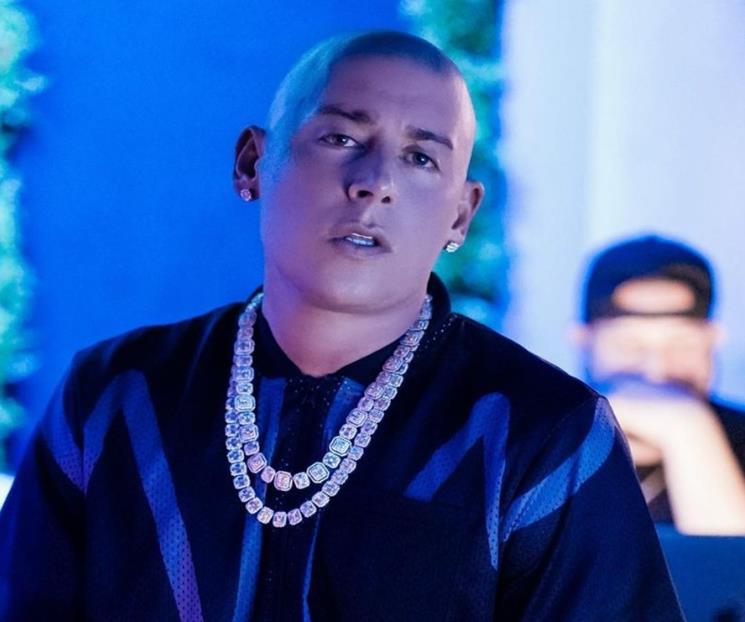 Detienen a Cosculluela por violencia doméstica