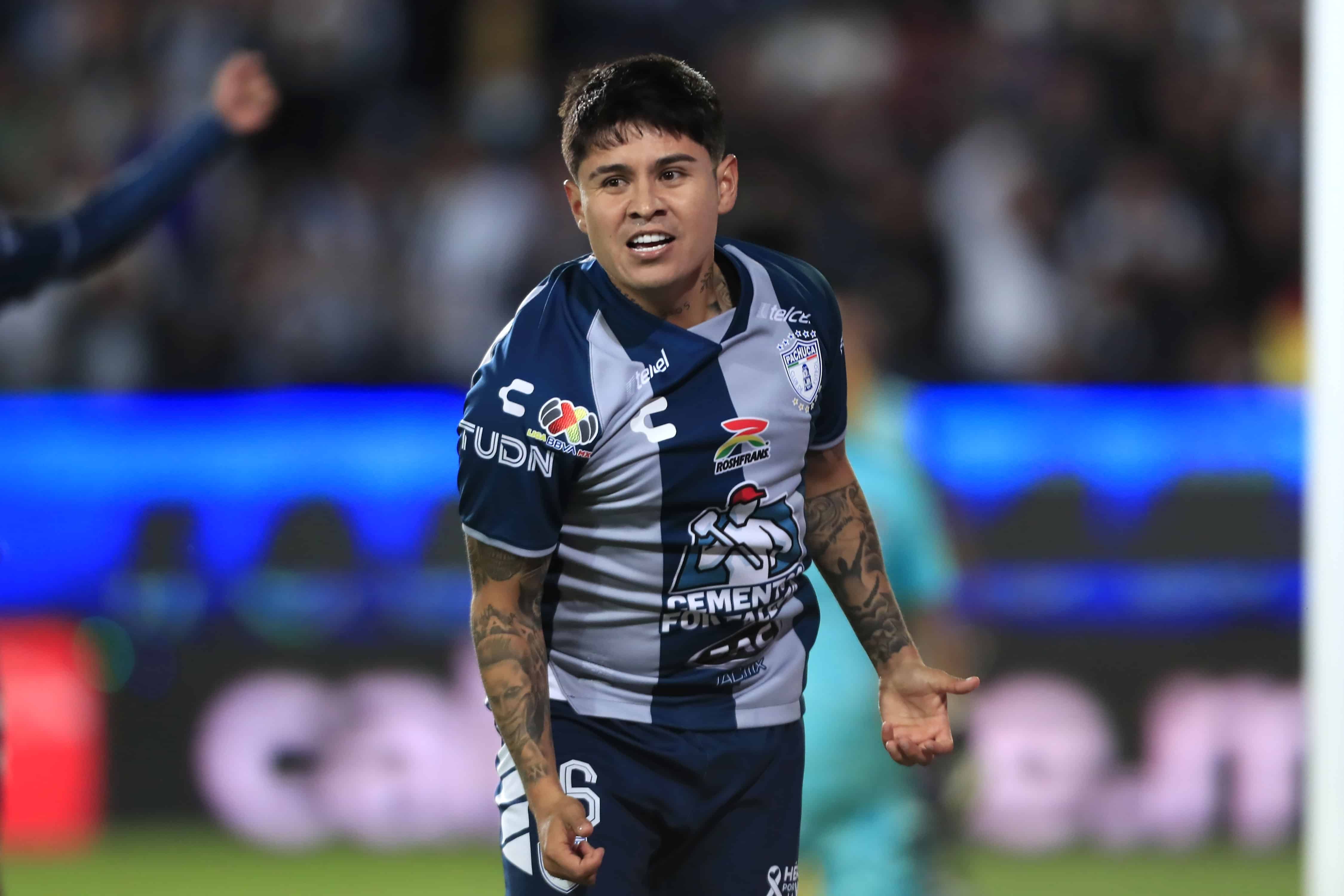 Javier López hace el 2-1.