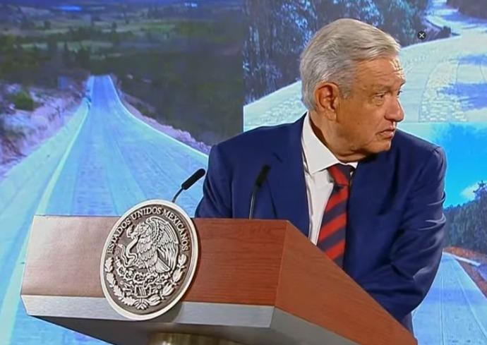 AMLO destaca inversión de 22 mmdp en sustento de carreteras