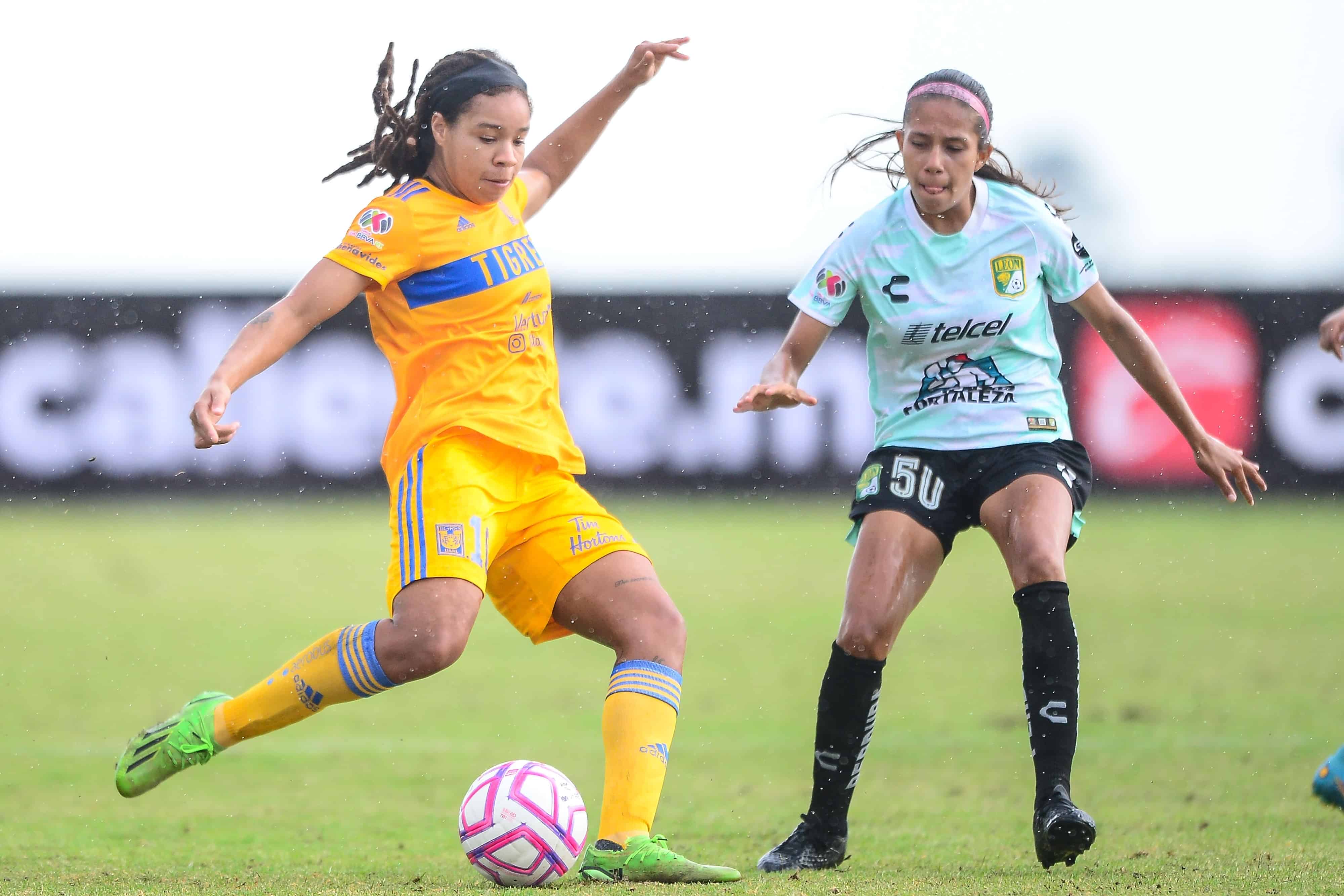 Mía Fishel busca ampliar su cuota goleadora.