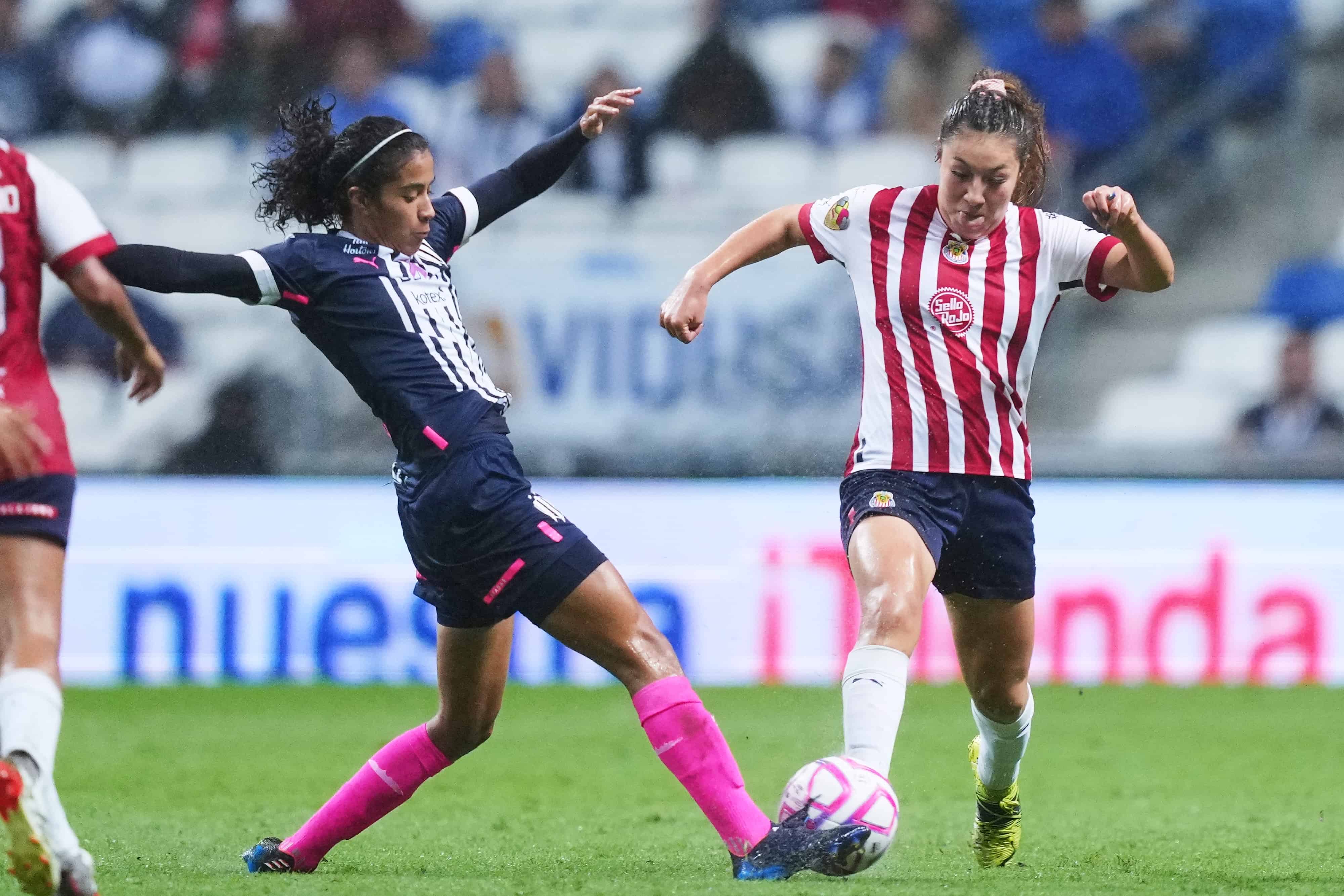 Chivas intenta empatar el encuentro.
