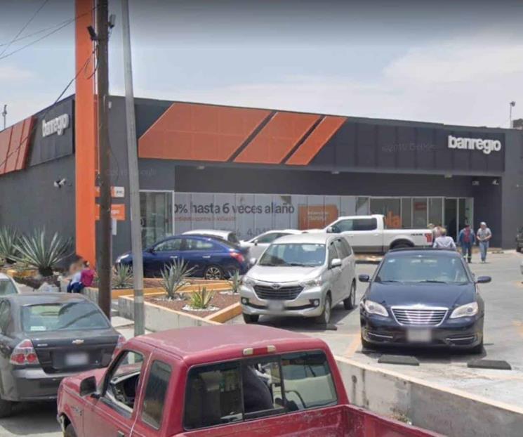 Retira 200 mil de banco, lo asaltan al salir Retira 200 mil de banco, lo asaltan al salir