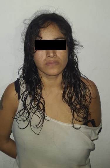 Una pareja fue detenida por elementos de la policía de Monterrey, al ser acusados de agredir física y verbalmente a dos menores de edad