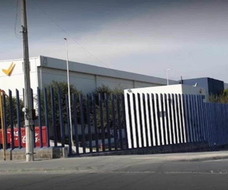 Muere obrero tras caer del techo de una empresa en Apodaca