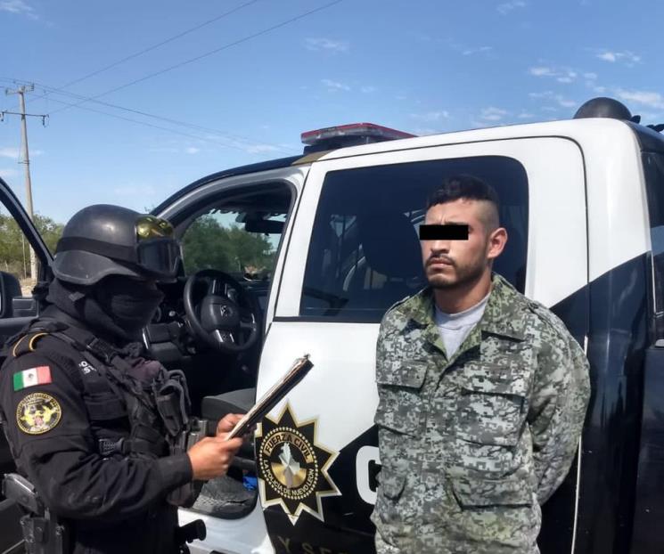 Disparan contra policías; los detienen