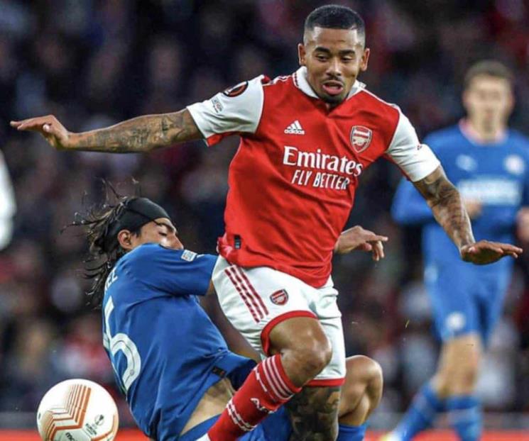 Vence Arsenal al PSV del mexicano Erick Gutiérrez